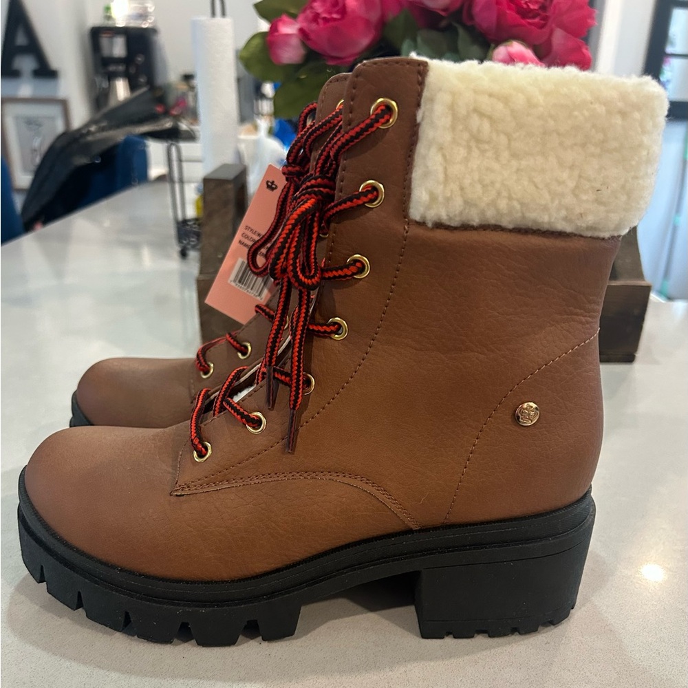 NWOB Juicy Couture JC Cress Women’s Side Zip Chunky Heel Combat Boots Size 8.5